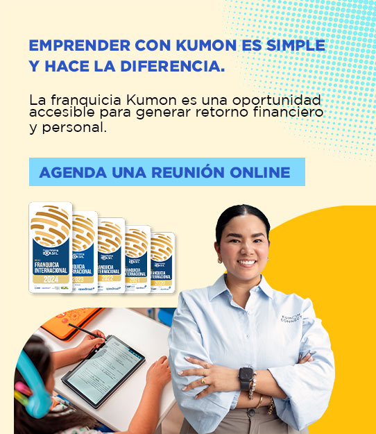 Orientadora de Kumon sonriendo y feliz por el éxito de tener su propio negocio, su franquicia Kumon